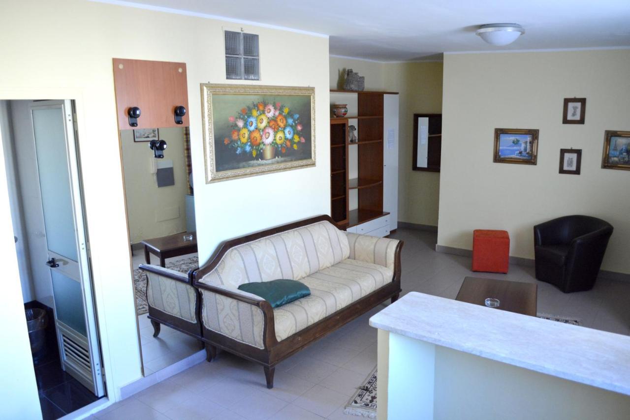 Charming Apartment In Reggio Calabria, 40 Sqm, Terrace Zewnętrze zdjęcie